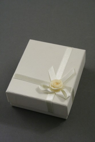 Ivory Satin Ribbon Giftbox with Rosebud Design. Size 7cm x 8cm x 3cm.